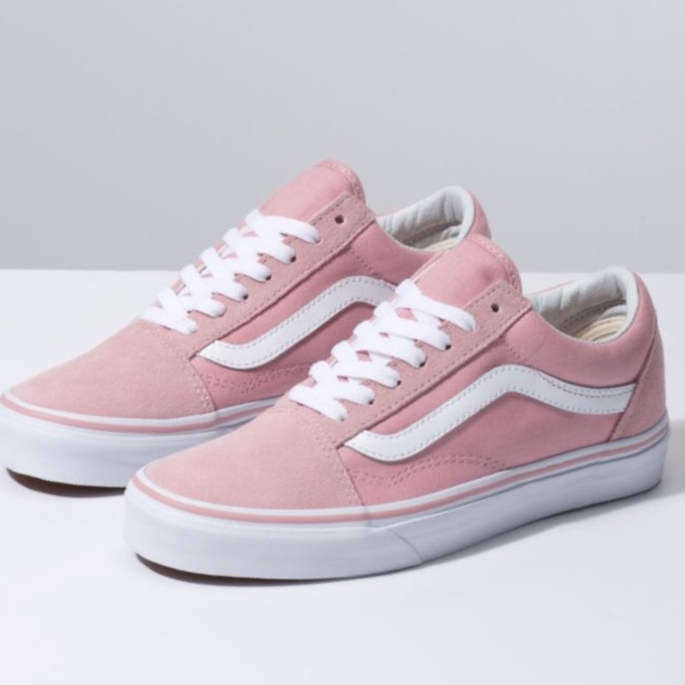 BRAND NEW pink vans 💓